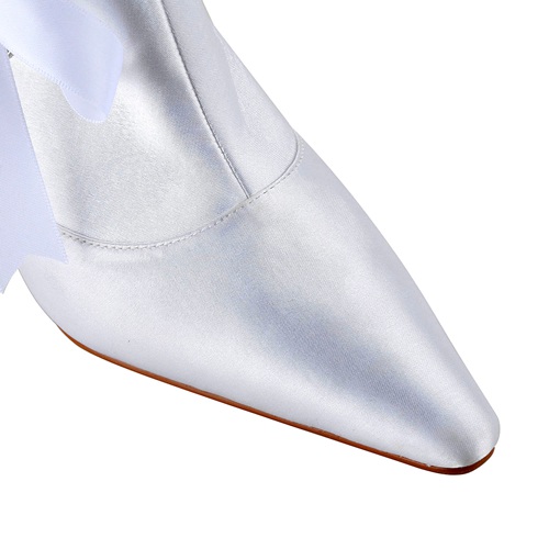 Handmade pointy shoe toe bridal boot for wedding