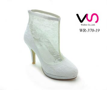 Handmade floral lace bridal boot round toe high heel wedding shoes